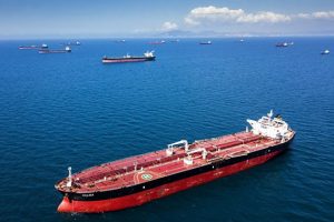 Россия развернула десятки танкеров с дешевой нефтью