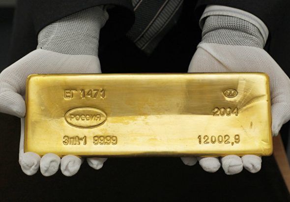 Золото торгуется на уровне в 1810 долларов за тройскую унцию