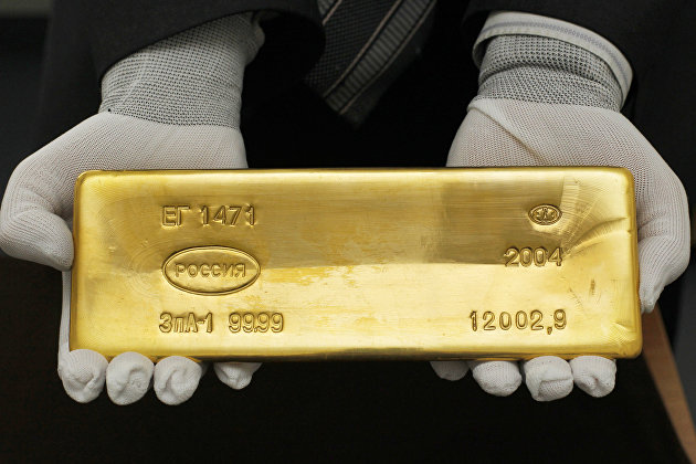 Золото торгуется на уровне в 1810 долларов за тройскую унцию